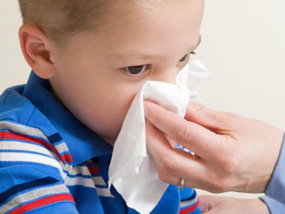 请问专家孩子咳嗽中药好还是西药好？