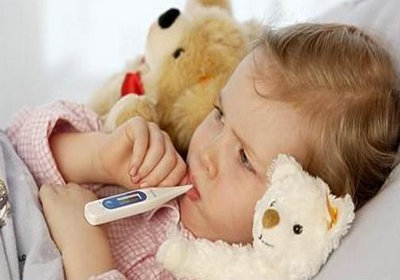 目前宝宝发烧咳嗽怎么办呢？