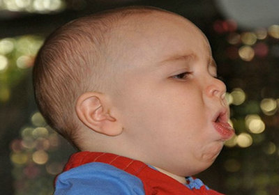 目前来说小孩反复咳嗽怎么办？