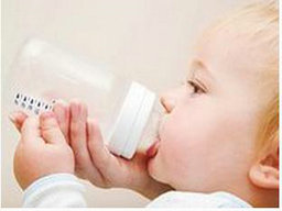 两个月宝宝冲奶粉用什么水